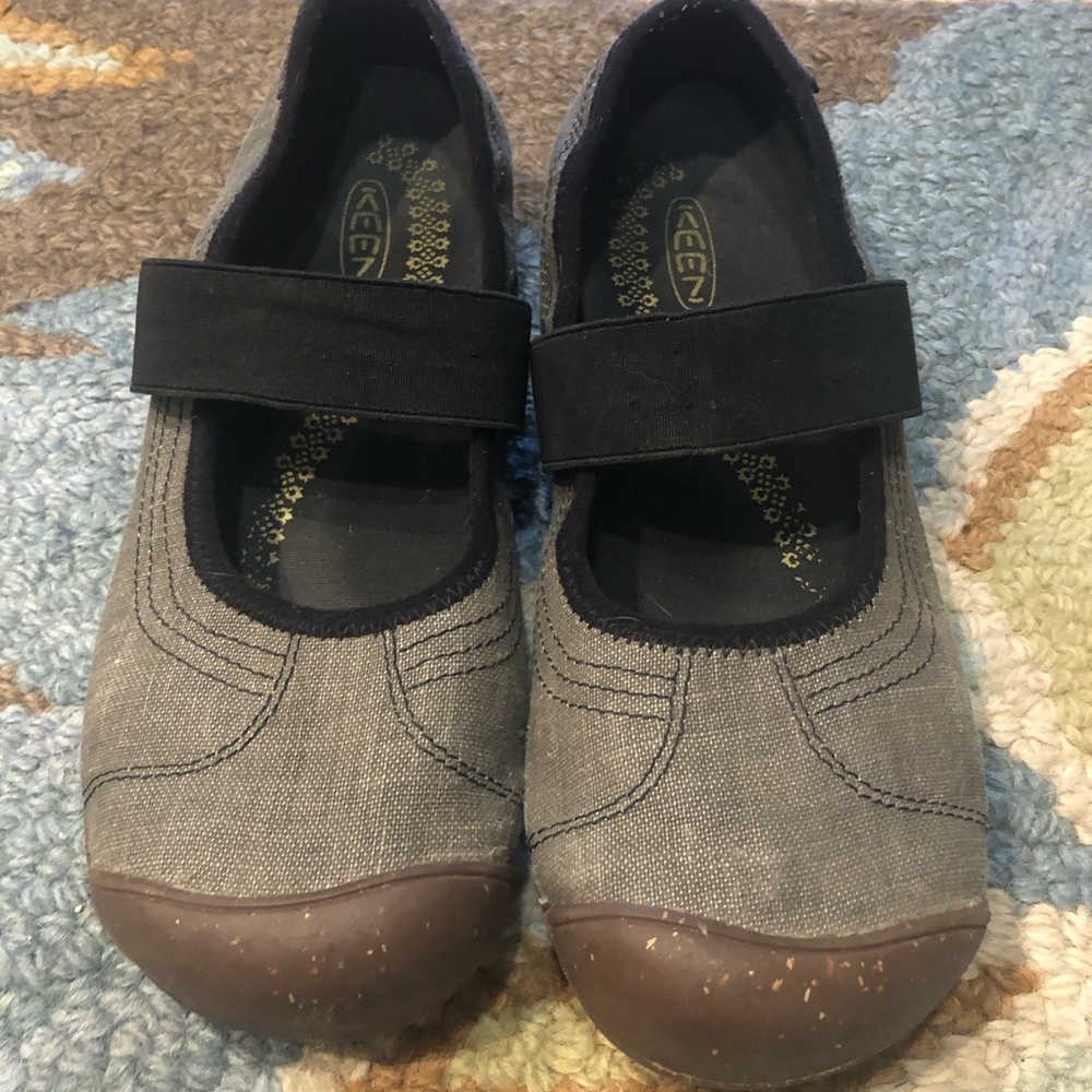 Women’s Keen shoes size 8.5